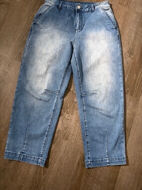 Flamingas High Rise Wide Leg Ankle Jeans Sz M Front Seam Slit Hem Knee Darts